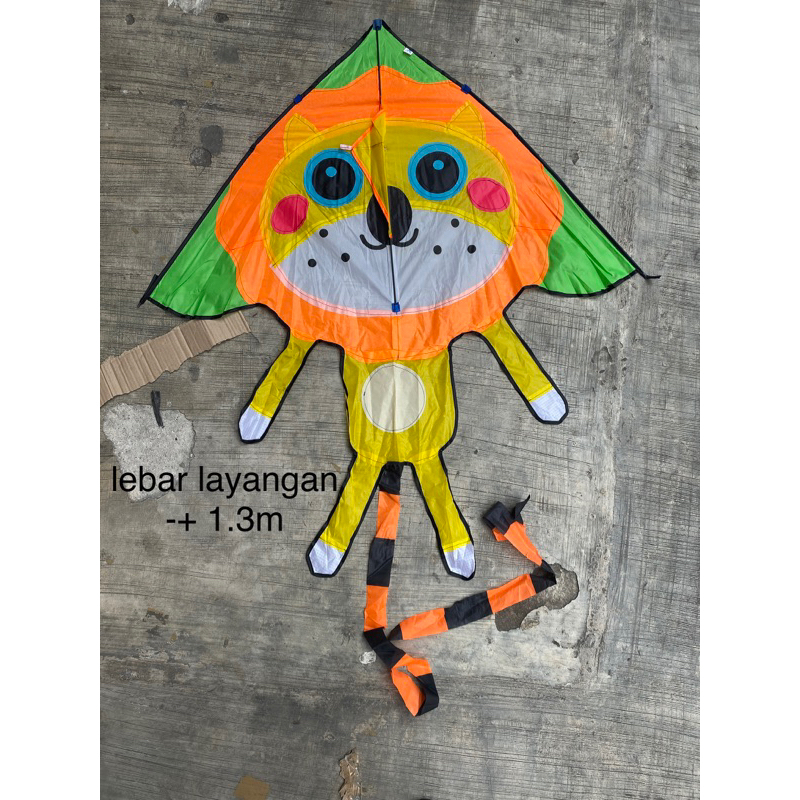 LAYANGAN KAIN LIPAT BESAR SINGA