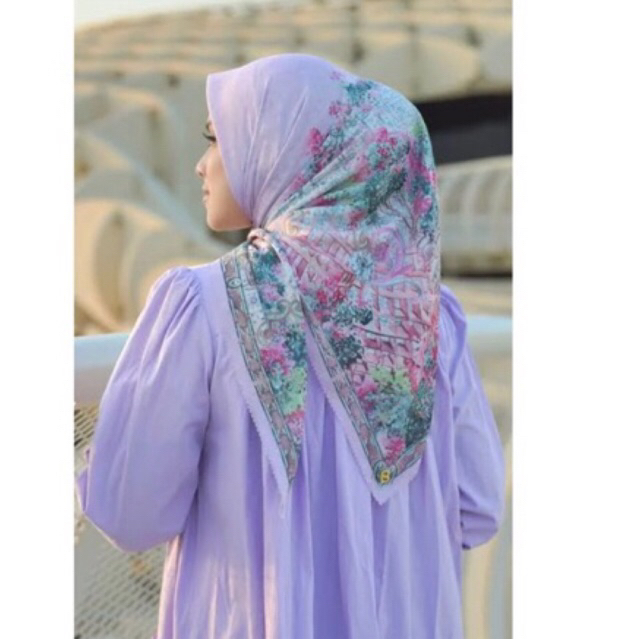 Buttonscarves Sevilla in Lavanda