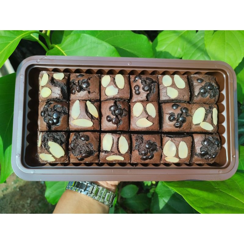 

Brownies Panggang Alchips (Almondslice, Chochips)