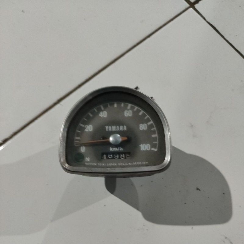 speedometer original yamaha v75/v70