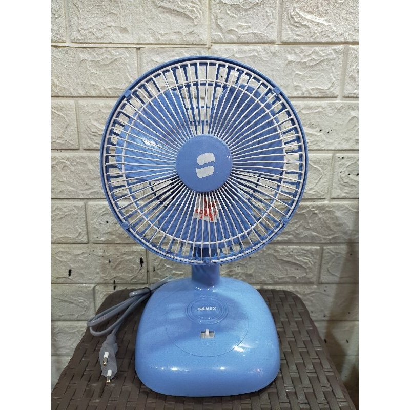 Kipas Angin Kecil 6 Inci / Kipas Angin Meja Kecil/ Kipas Angin Mini / Desk Fan Sanex 6 inci / Kipas 