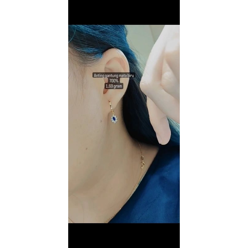 anting desi gantung mata biru