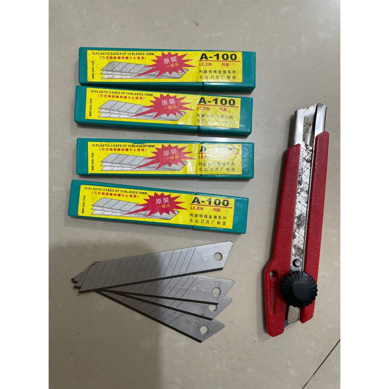 

Isi Refill Pisau Cutter 18mm