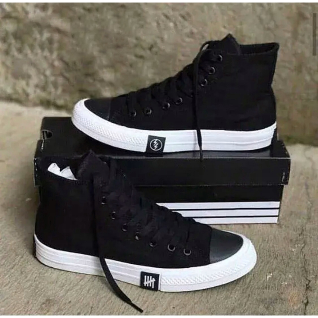Sepatu Petir Converse All Star Hitam Putih Tinggi Pria Wanita / Sepatu Putih Tinggi Boot Cowok Cewek