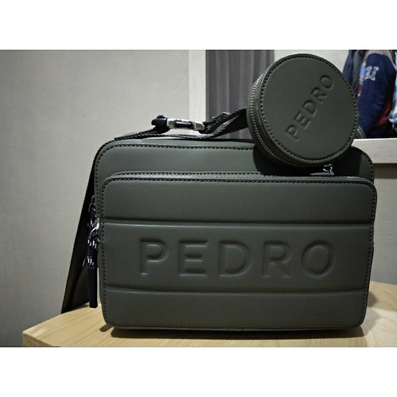 Sling Bag Pria PEDRO Original Store Like New