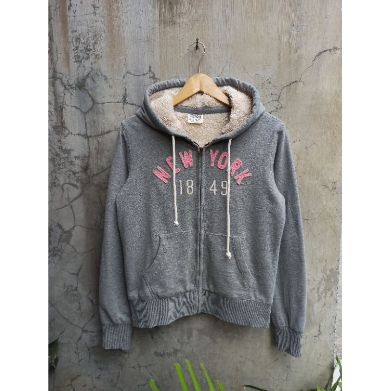 Ziphoodie Who.A.U Serpa