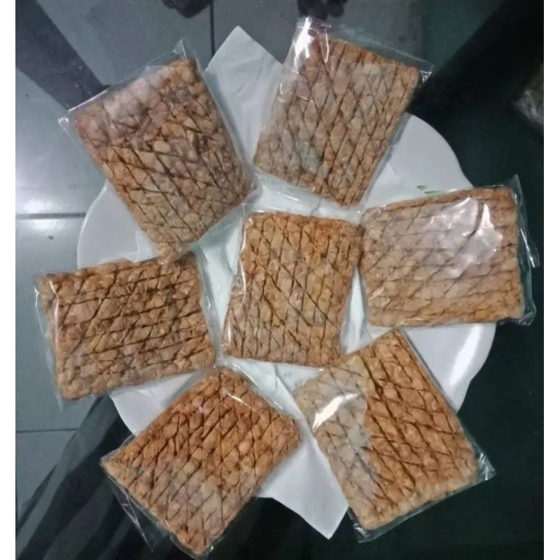 

TEMPE NASI GANDUL PATI BESAR 10 PCS 30RB