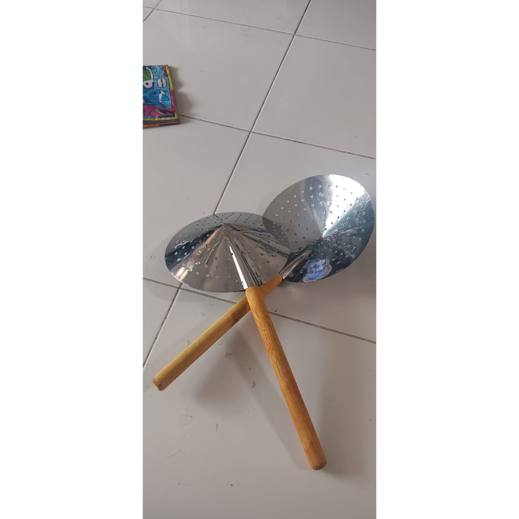 Serokan sutil penggorengan TERMURAH gagang kayu Berukuran BESAR Harga 1 PCS