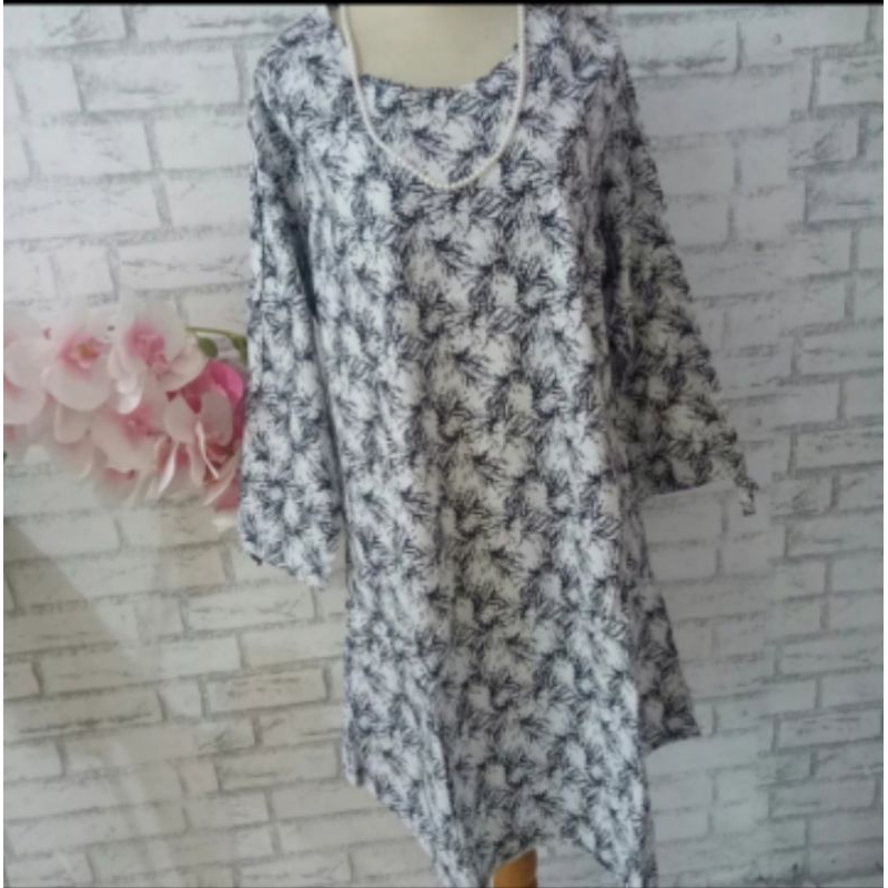 blouse tunik big size/blouse tunik abstrak big size/blouse wanita big size