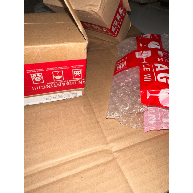 

Tambahan Kardus + bubblewrap