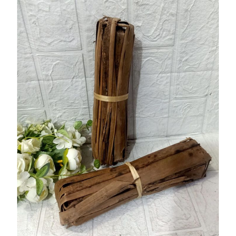 

Gula Aren Jawa.Isi 5/gulung.Berat : -+ 500grm