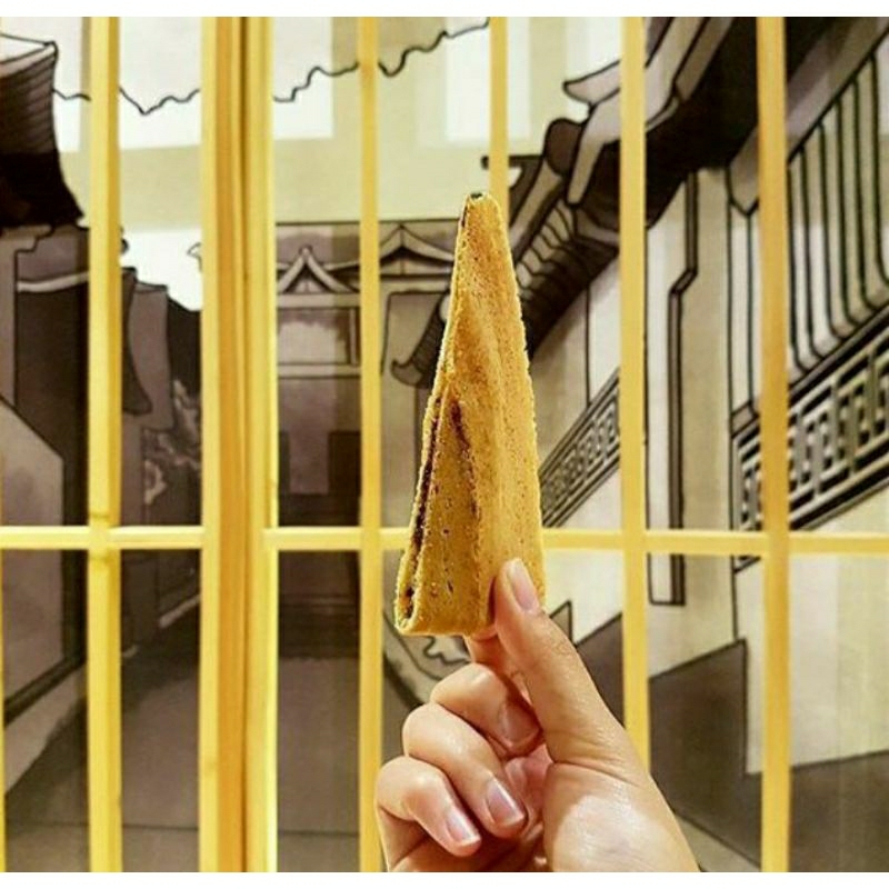 

Martabak tipis kering kacang