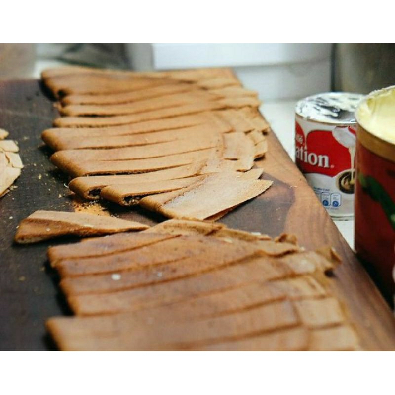 

Martabak tipis kering wijen