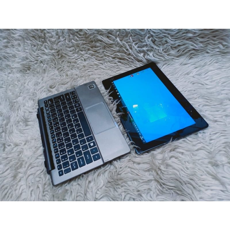 Notebook Murah Acer SW5 173 Ram 4GB layar sentuh