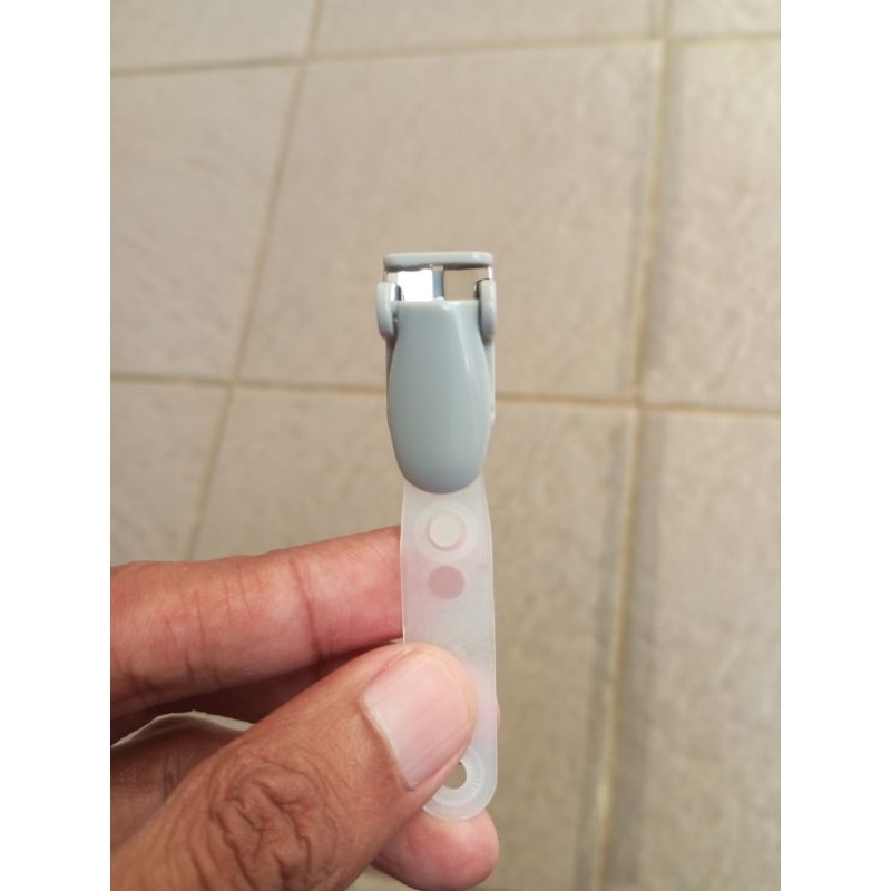 

Jepitan penjepit id card name tag kerang abu abu original made in taiwan harga perbiji