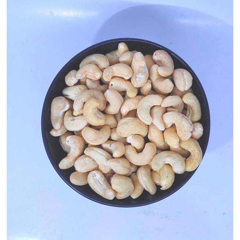 

1000gr Kacang Mede Sulawesi - Mentah dg Varian Besar-Sedang - Sedang - Utuh 3/4 - Belah 2