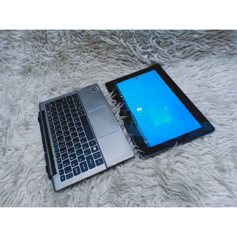 Notebook Acer Aspire SW5-173 Ram 4gb emmc 64gb plus SSD 256gb intel core M-5y10c Layar sentuh