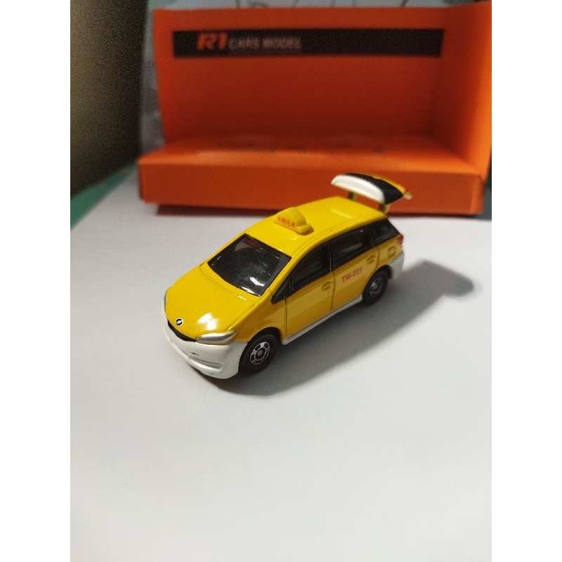 tomica toyota wish taxi