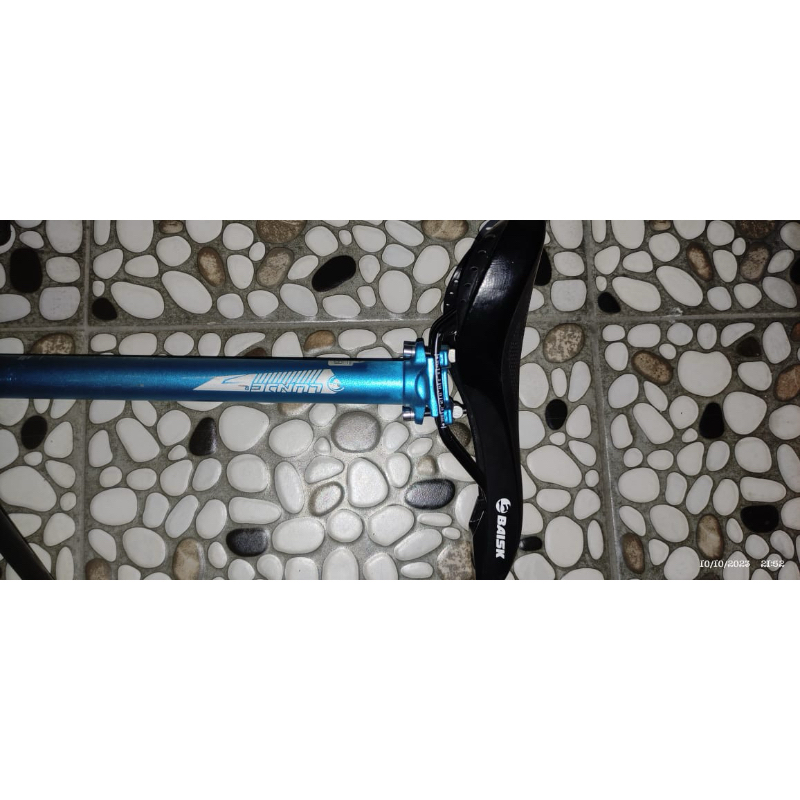 Seatpost 30.9 + sadel mtb
