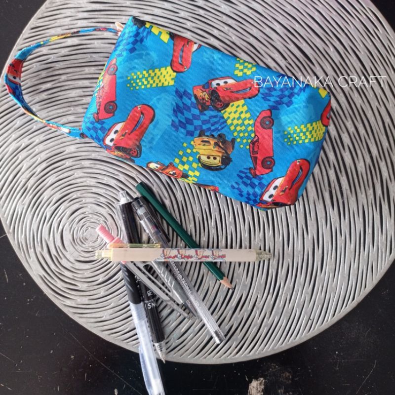 

Tempat Pinsil | Pouch Make-up Bahan Waterprof