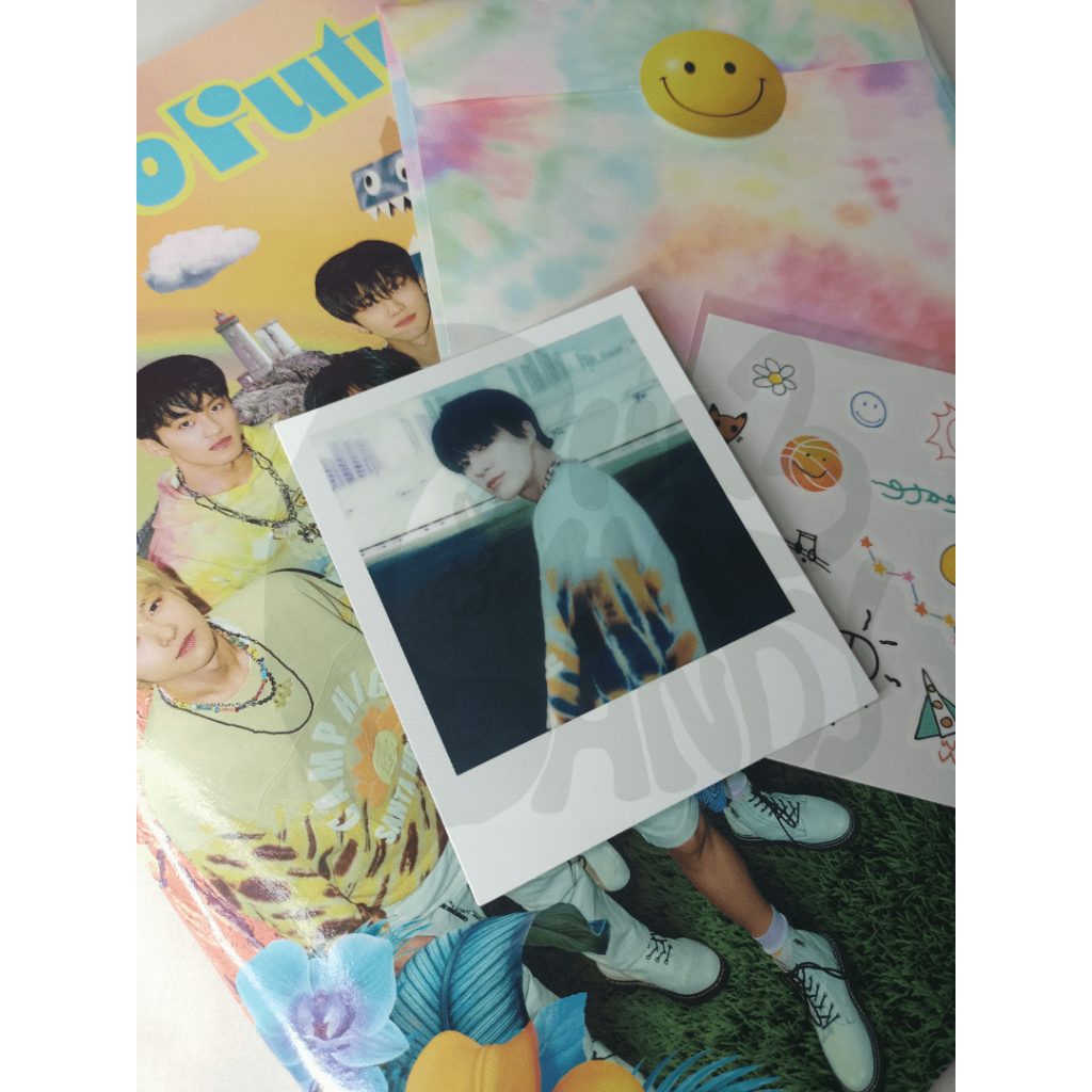 

NCT Dream Hello Future album only Jeno Polaroid