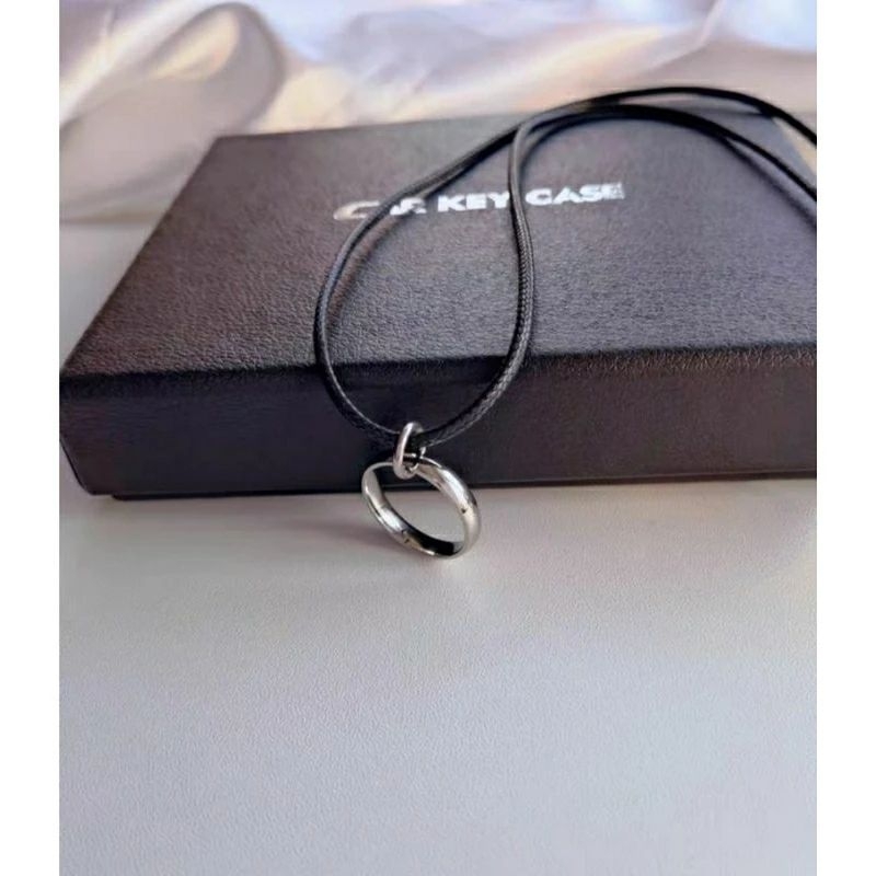 KALUNG TALI HITAM PRIA WANITA LIONTIN CINCIN