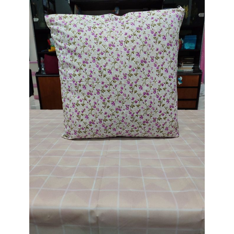 Sarung Bantal Sofa Kursi ukuran 40 x 40 cm Seleting Motif Shabby Tabitha Ungu Kombinasi Polos Ungu L