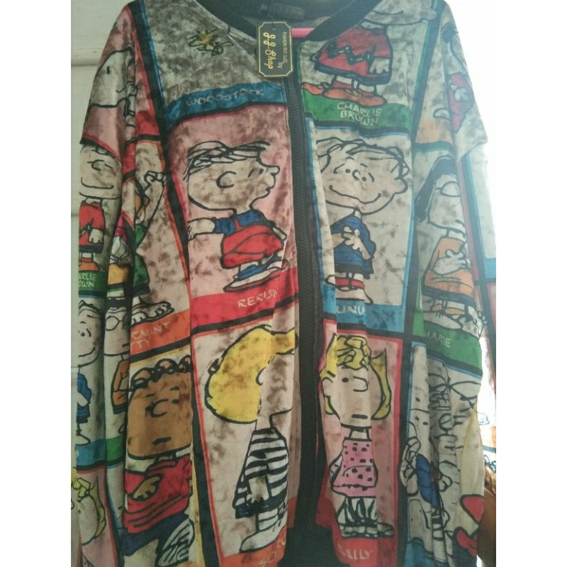 JAKET VELVET SNOOPY