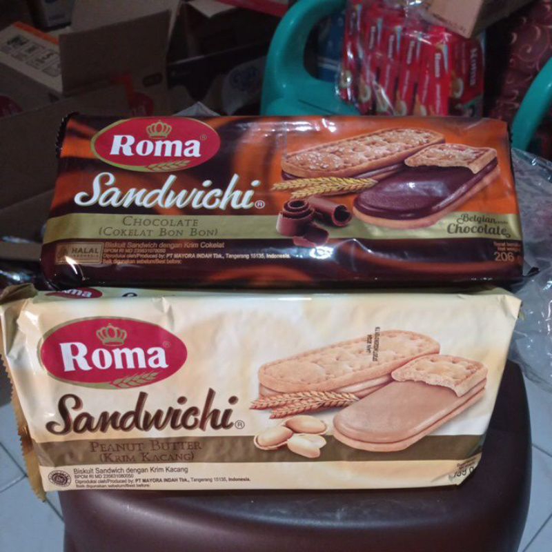 

Roma Sandwichi_Biskuit Sandwich dengan Krim Kacang/Coklat_Roma_Mayora