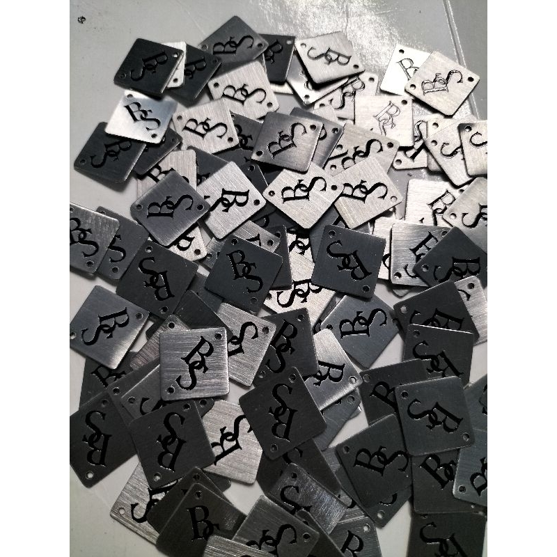 

100 pcs Labet Plat Merek Custom tulisan ukir Etsa