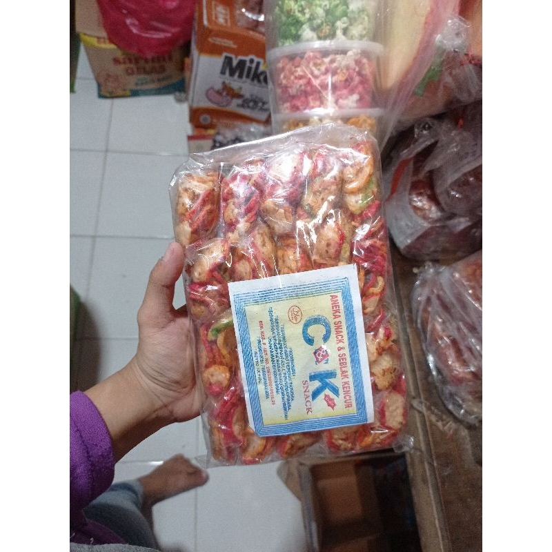 

Snack Seblak Kencur rasa pedas gurih enak 1 pack isi 20 pcs