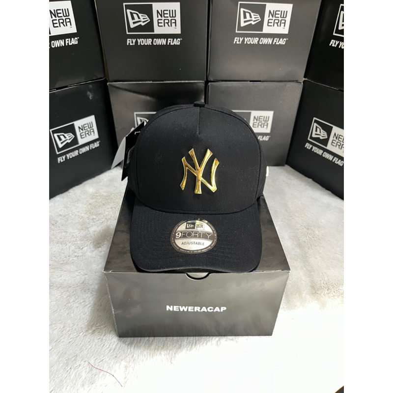 Topi Logo NY Gold plat besi/hitam premium