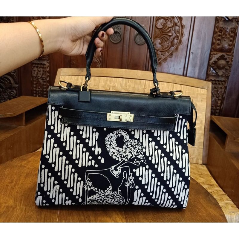 TAS KULIT  BATIK PREMIUM/TAS KUNCI/BATIK LUKIS WAYANG/TASKULITWANITA/TASKULIT/TASKERJA/TASBATIK