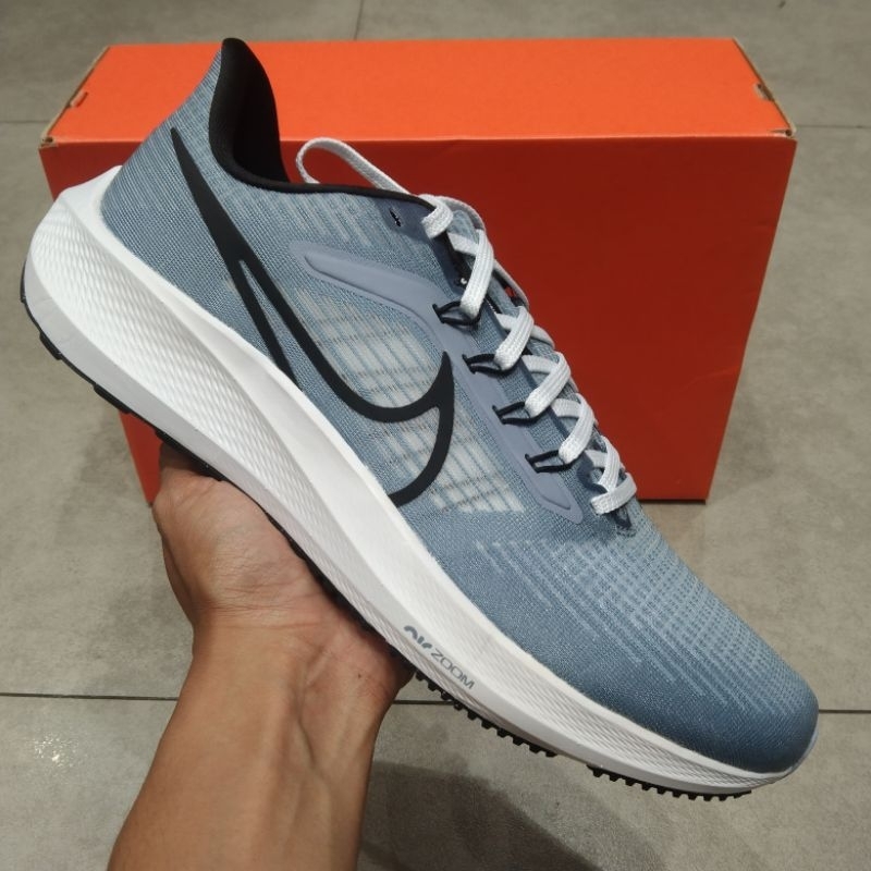 sepatu lari pria original Nike Air Zoom Pegasus 39