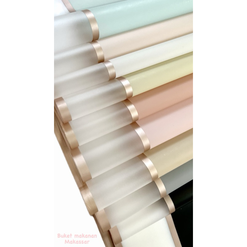 

kertas buket wrapping cellophane transparant gold line