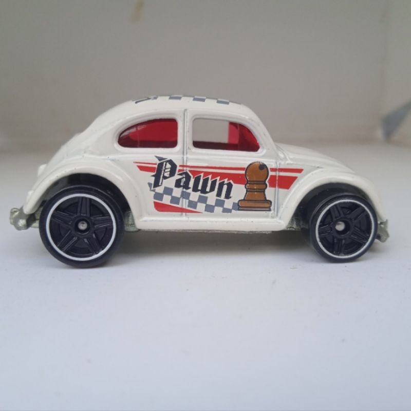 hot wheels loose Volkswagen VW beetle bee putih catur pawn kodok