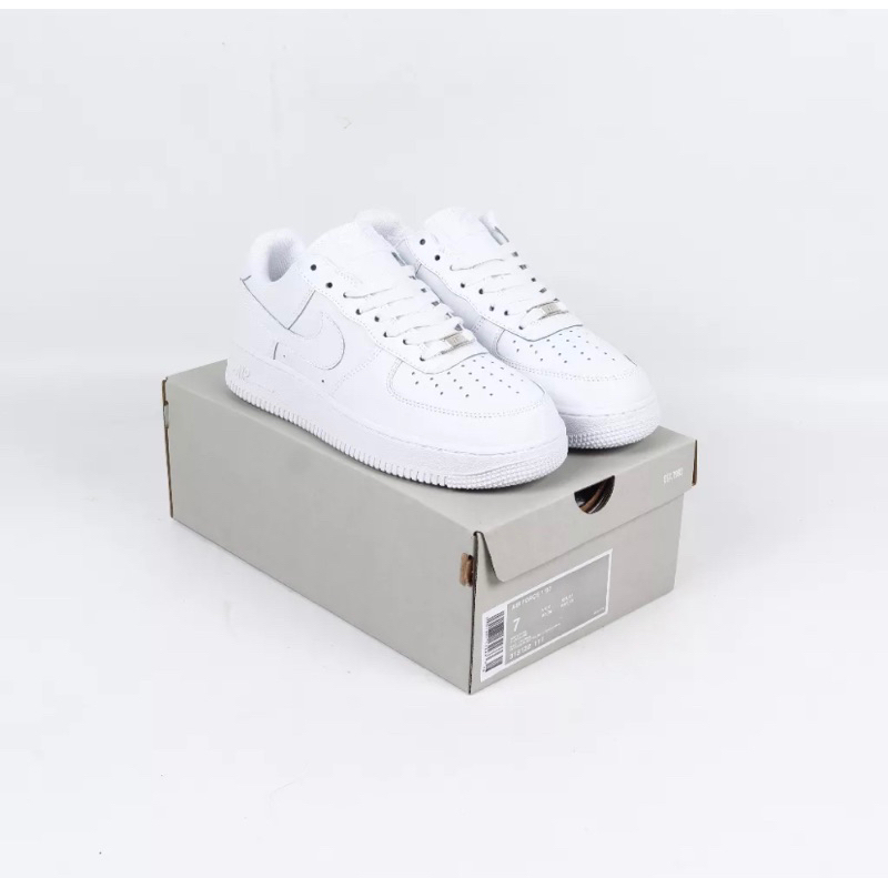 Sepatu Sneakers Nike Air Force 1 07 Low white