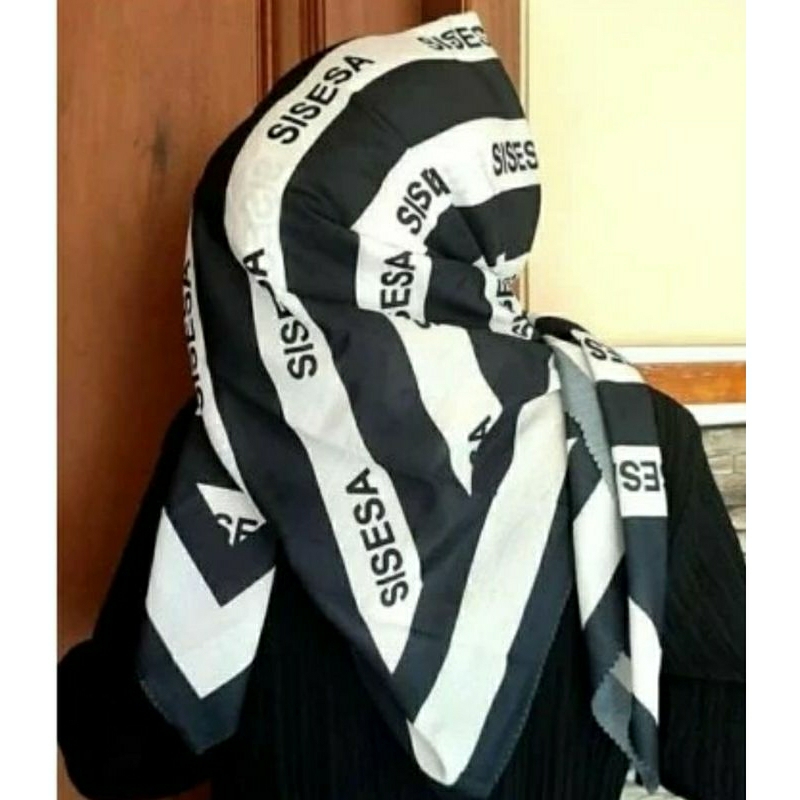 motif ala SiSeSa KW kerudung segi empat rjk