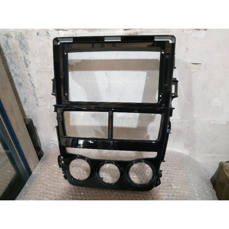 Frame head unit new Yaris 2018 - frame android 9 Inch Yaris 2018