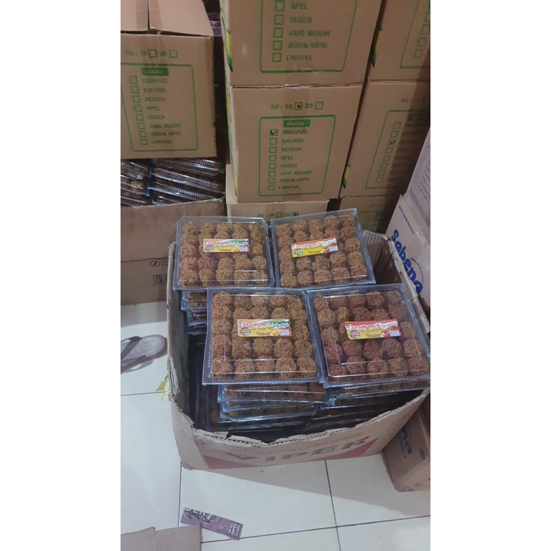 

CARANG MAS JUMBO ISI 50 BIJI GRUBI KHAS MALANG ENAK RENYAH TERMURAH OLEH - OLEH KHAS MALANG