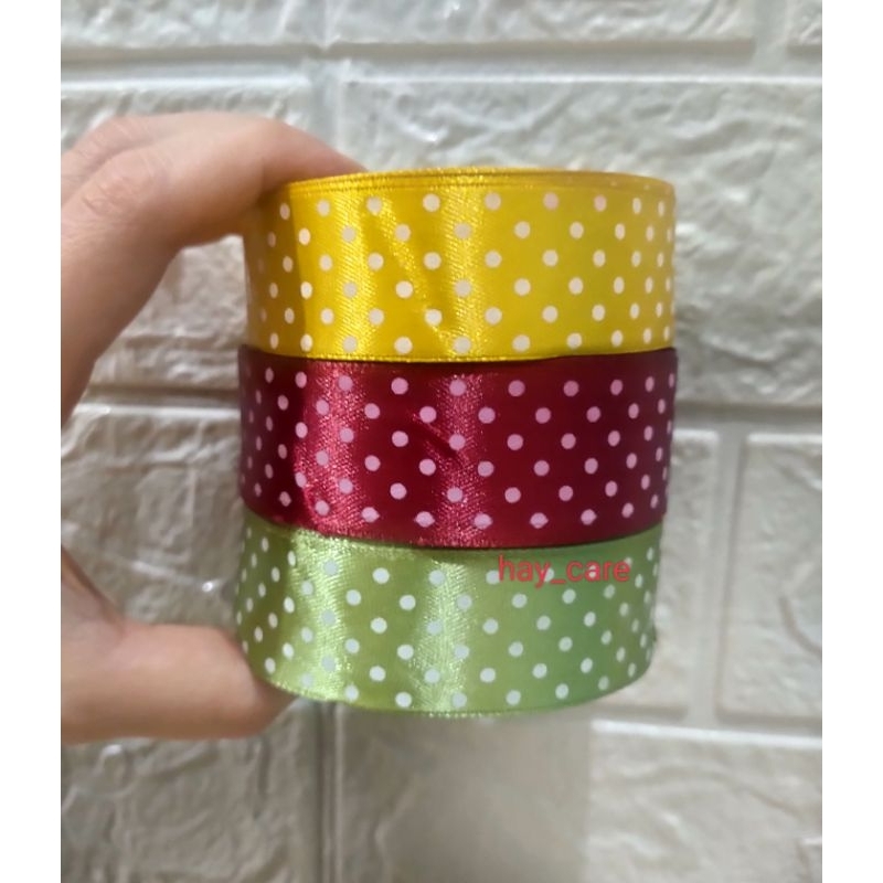 

(per rol)pita satin polkadot pita onde motif 2,5cm pita hampers parcel ultah