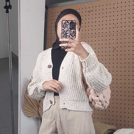 Cardigan Rajut Crop Benang Mix Tebal Odora Knitwear