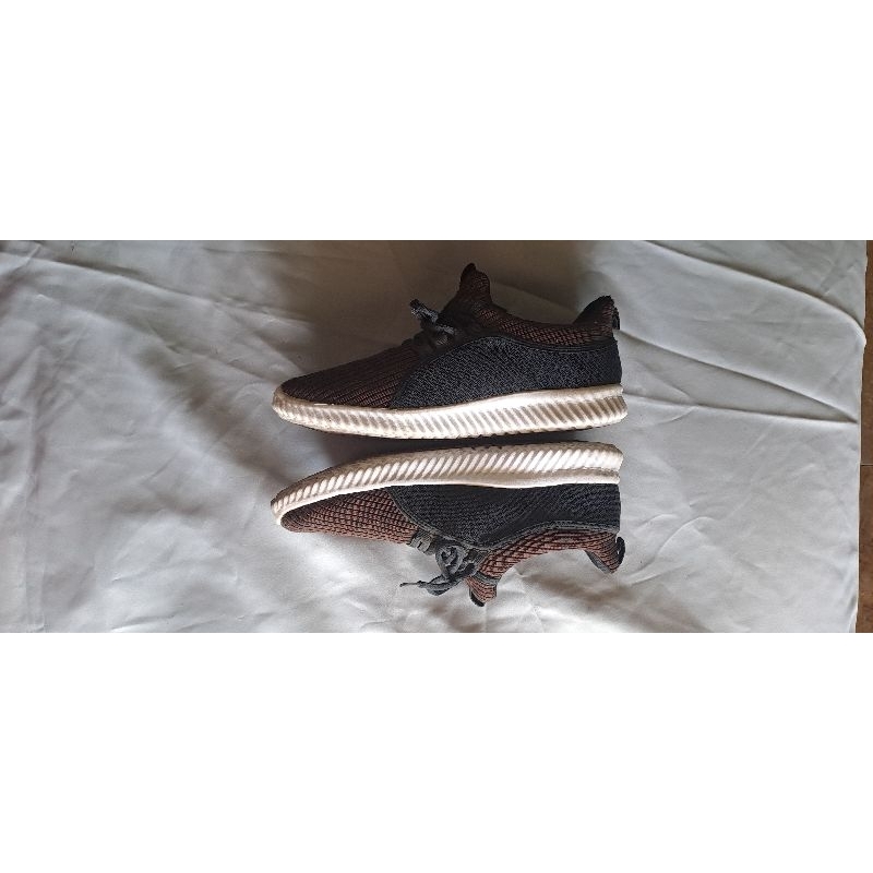 sepatu sneakers pria fladeo preloved