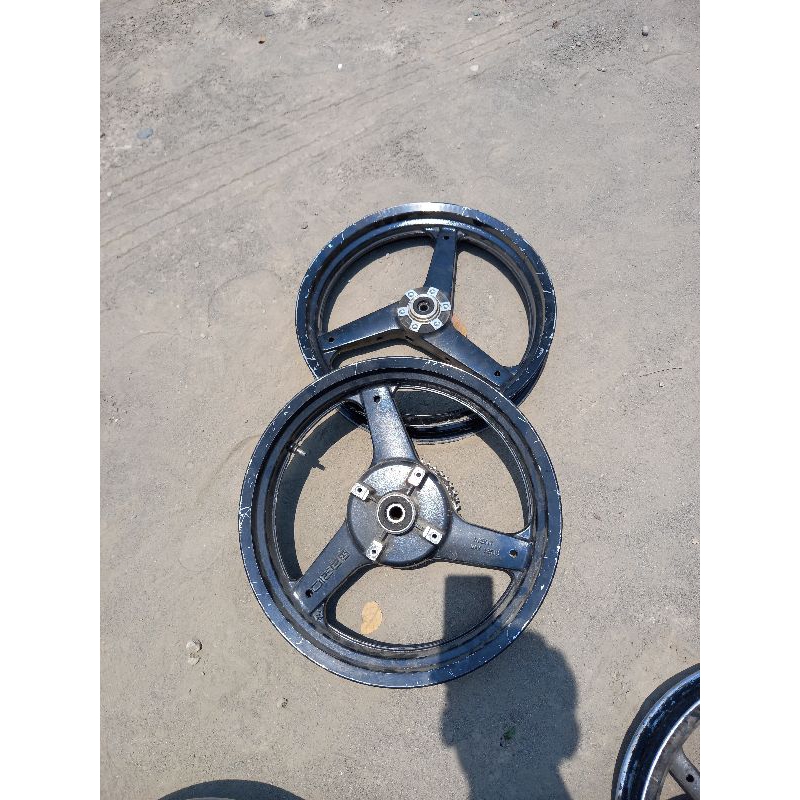 Velg AXIO Tiger Revo Tiger 2000 ring 17 lebar 2.5 3.5