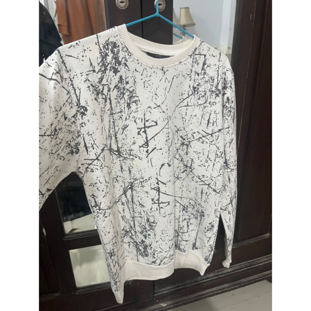 PRELOVED/CREWNECK/SWEATER/MERK DETAILS