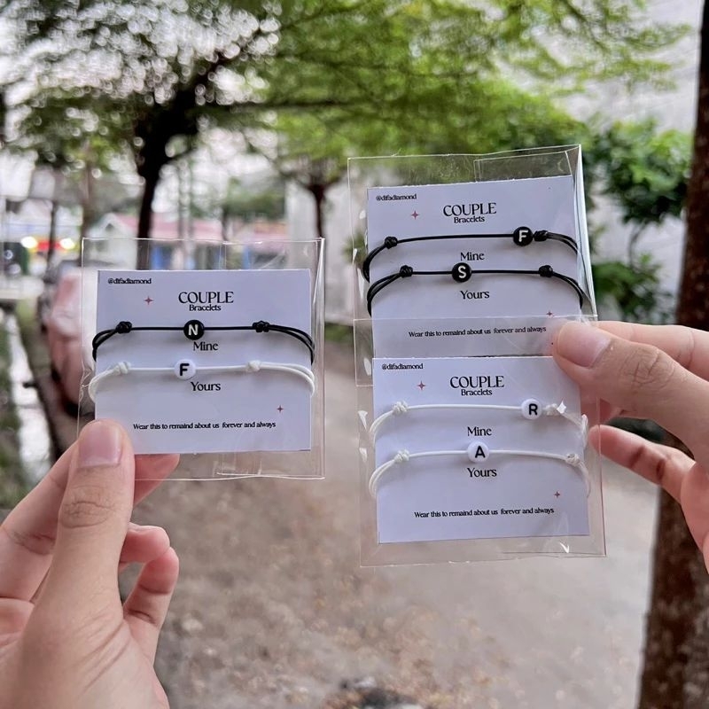 Gelang couple inisial bulat your mine hitam putih tali kecil