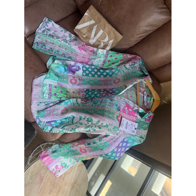 Kemeja Zara patchwork print satin NEW