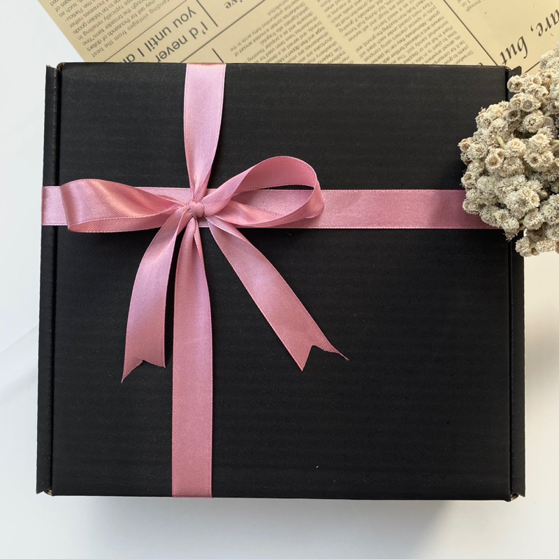 

BOX HAMPERS HITAM 22X22X8/ KOTAK KADO/ GIFT BOX/ BOX WEDDING BIRTHDAY ANNIVERSARY