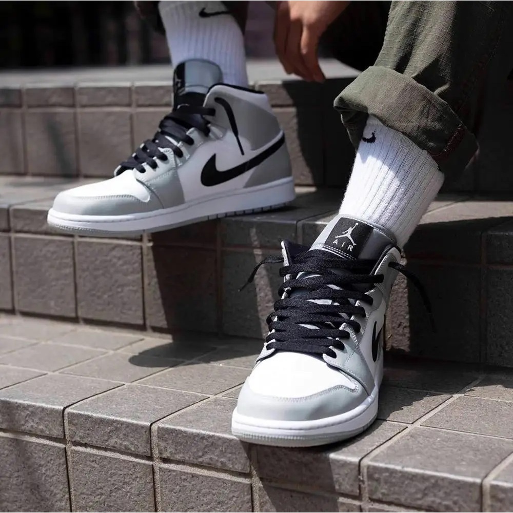 SEPATU NIKE AIR JORDAN 1 MID LIGHT SMOKE GREY SILVER ABU PUTIH PREMIUM