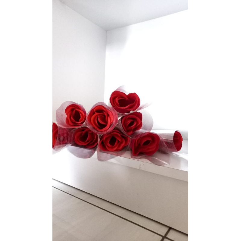 BUNGA MAWAR TANGKAI / BUNGA MAWAR PALSU, Bunga mawar palsu